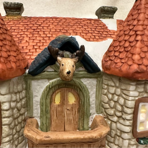 Holiday expressions in original box porcelain lighted house Hunters Tavern - Picture 4 of 11